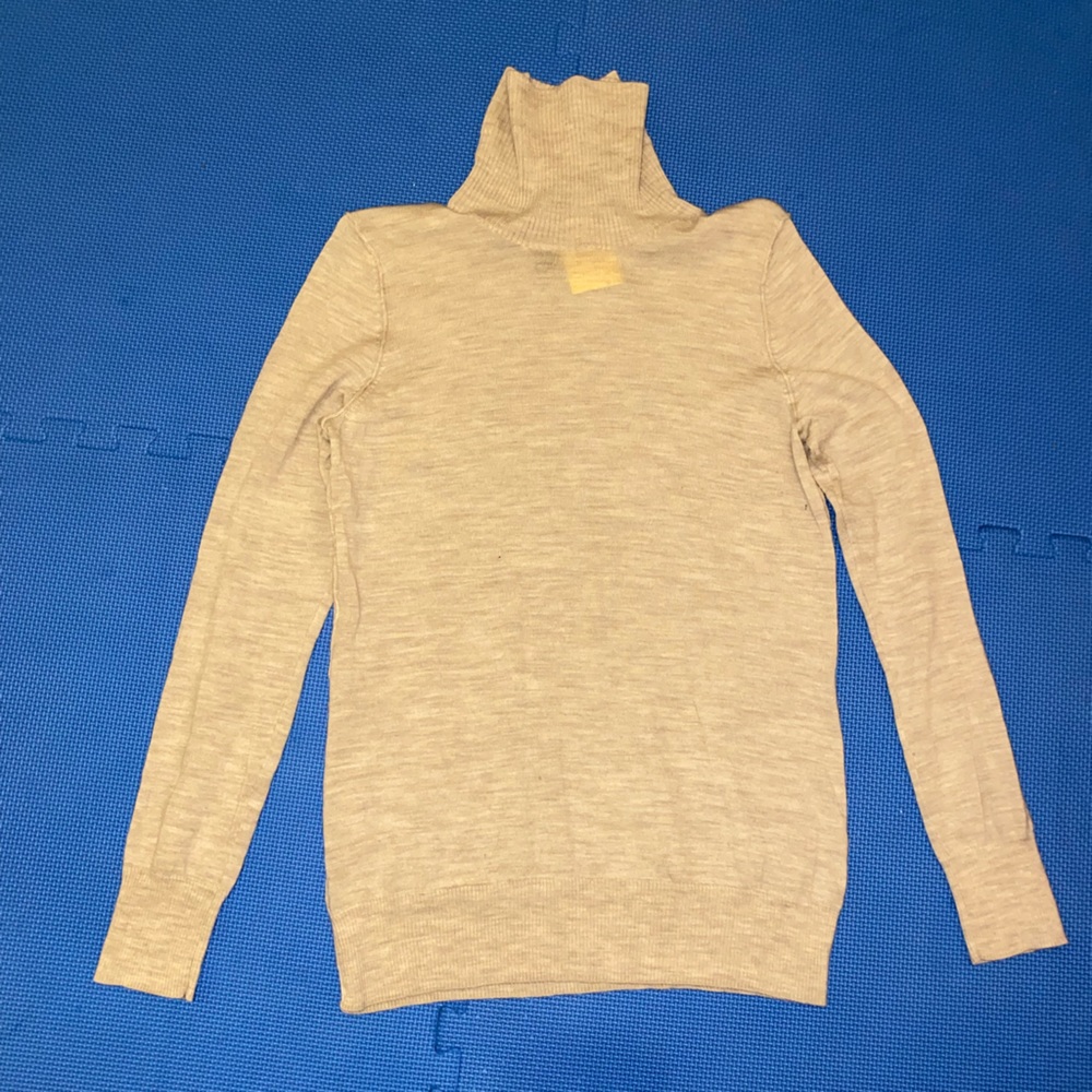 100% Merino Extra Fine Wool Grey Turtleneck Sweater Thin Imperfect (small holes)